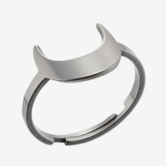 Crescent Moon Goddess Ring - Picture 3 of 4